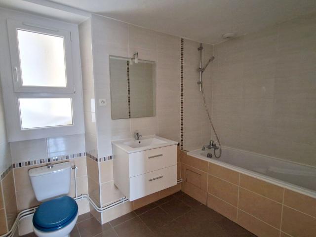 Location appartement, m² T 3 à Chaumes en Brie, 844 €