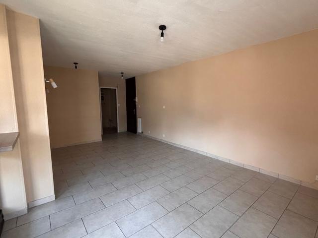 Location appartement, m² T 3 à Cluses, 1 100 €