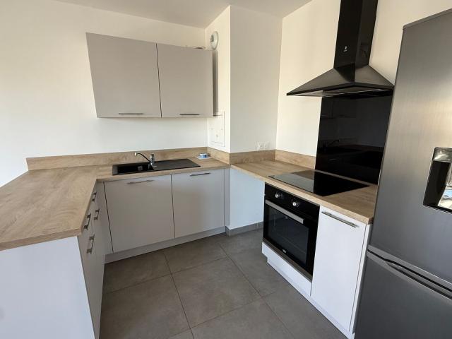 Location appartement, m² T 3 à Compiègne, 903 €