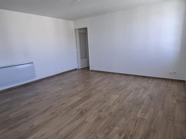 Location appartement, m² T 3 à Coulombs en Valois, 675 €