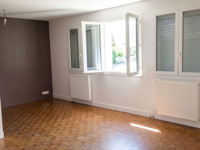 Location appartement, m² T 3 à Coulounieix Chamiers, 670 €
