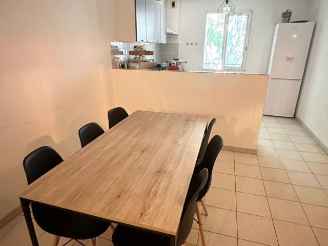 Location appartement, m² T 3 à Le Beausset, 945 €