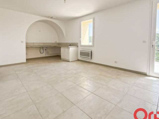 Location appartement, m² T 3 à Les Pennes Mirabeau, 1 200 €