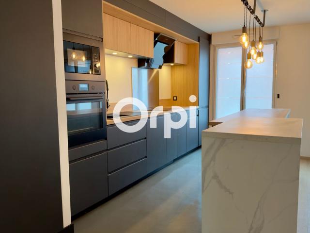 Location appartement, m² T 3 à Lille, 1 300 €