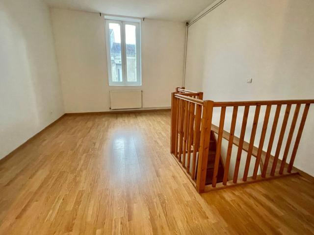 Location appartement, m² T 3 à Périgueux, 715 €