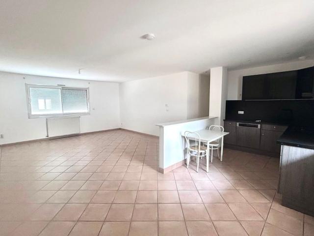 Location appartement, m² T 3 à Périgueux, 720 €