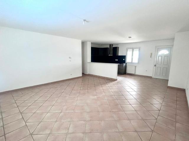 Location appartement, m² T 3 à Périgueux, 800 €