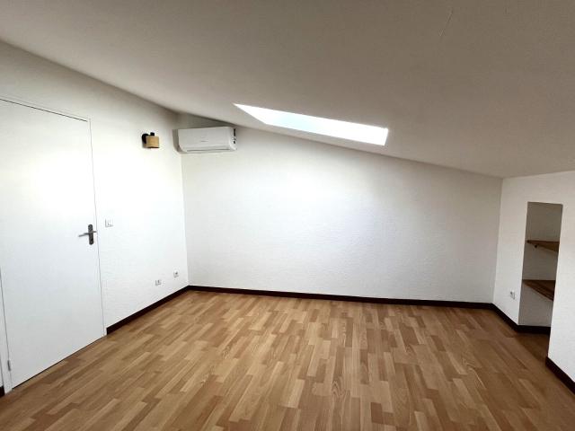 Location appartement, m² T 3 à Pierrevert, 780 €