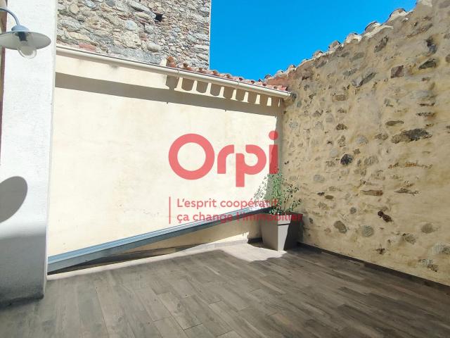 Location appartement, m² T 3 à Prades, 522 €
