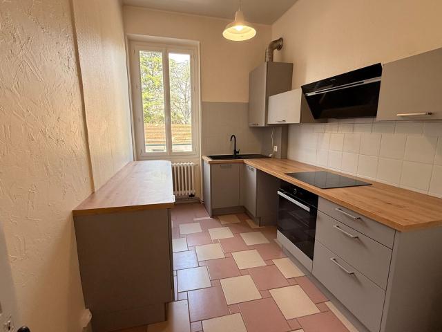 Location appartement, m² T 3 à Romans sur Isère, 650 €