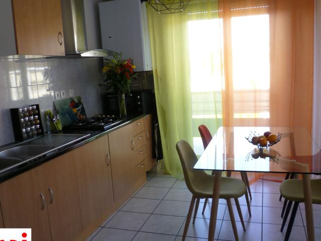 Location appartement, m² T 3 à Saint Étienne de Saint Geoirs, 746 €