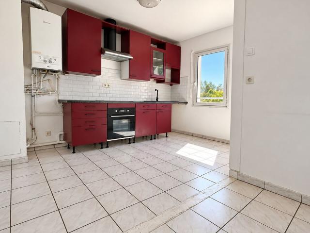 Location appartement, m² T 3 à Saint Jean, 950 €