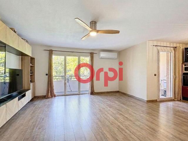 Location appartement, m² T 3 à Sainte Maxime, 1 300 €