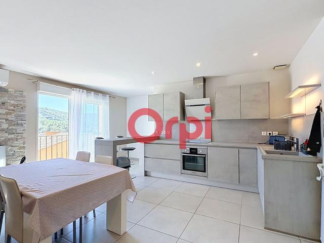 Location appartement, m² T 3 à Sainte Maxime, 1 350 €