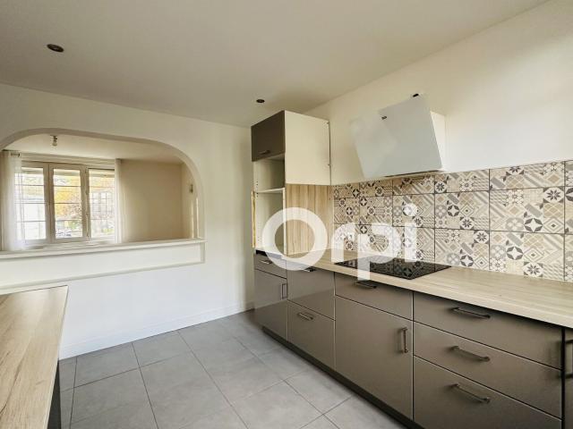 Location appartement, m² T 3 à Soissons, 695 €