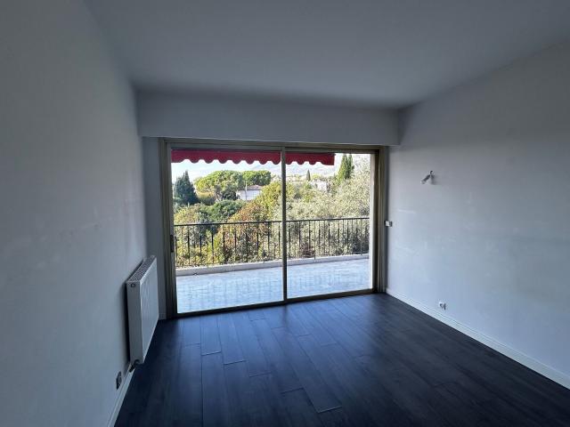 Location appartement, m² T 3 à Vence, 1 570 €