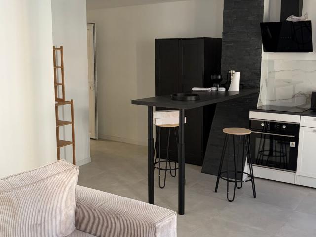 Location appartement, m² T 3 à Vinon sur Verdon, 1 000 €