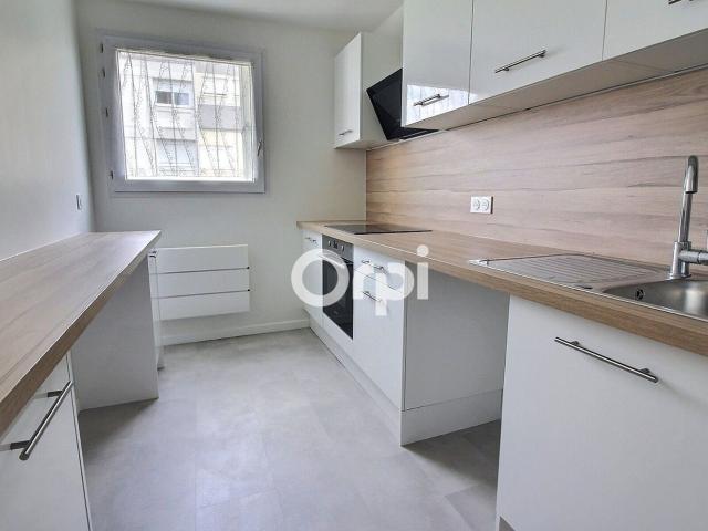 Location appartement, m² T 0 à Viry Châtillon, 1 100 €