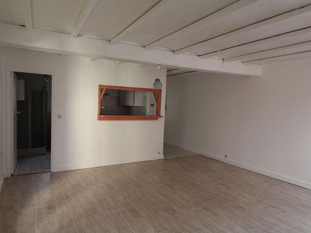 Location appartement, m² T 1 à Meaux, 630 €