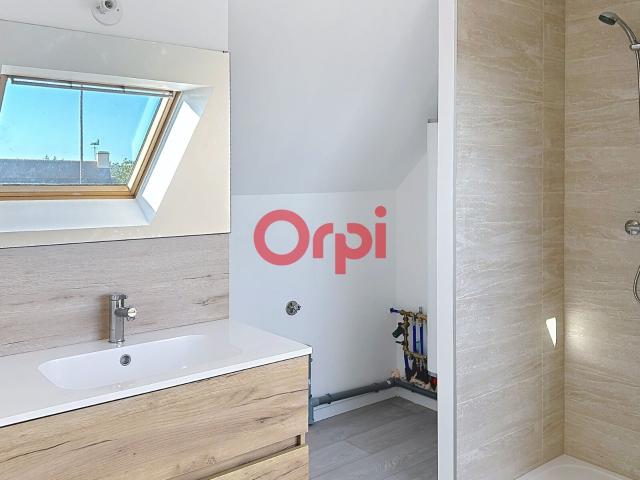 Location appartement, m² T 1 à Molac, 650 €