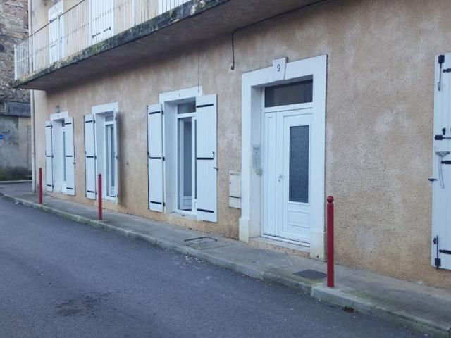 Location appartement, m² T 1 à Molières sur Cèze, 255 €