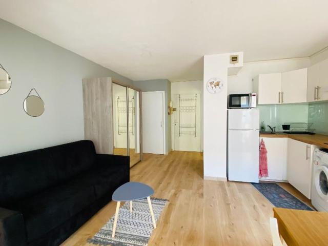 Location appartement, m² T 1 à Mougins, 712 €