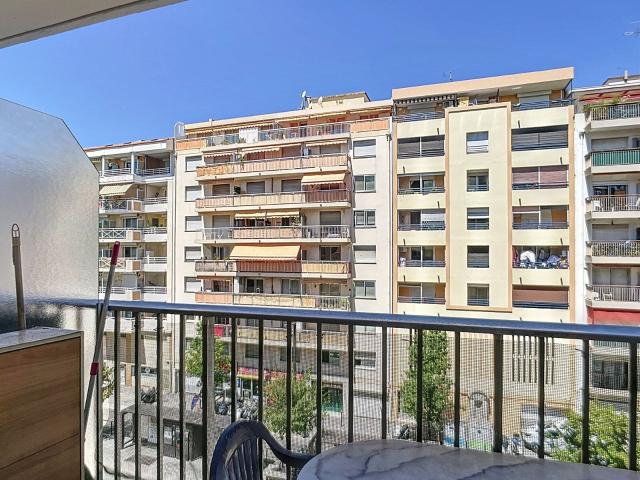Location appartement, m² T 1 à Nice, 790 €