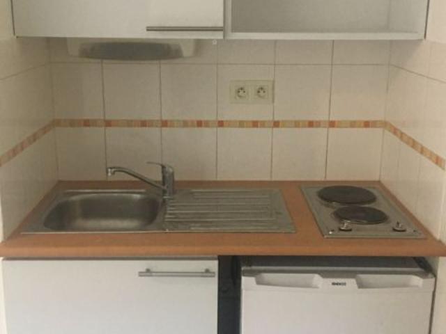 Location appartement, m² T 1 à Nîmes, 380 €