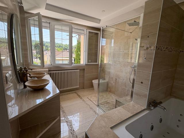 Location appartement, m² T 1 à Orsay, 800 €