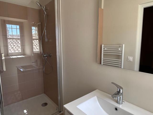Location appartement, m² T 1 à Avignon, 560 €