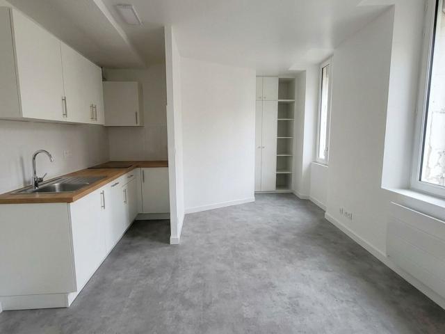 Location appartement, m² T 1 à Bordeaux, 582 €