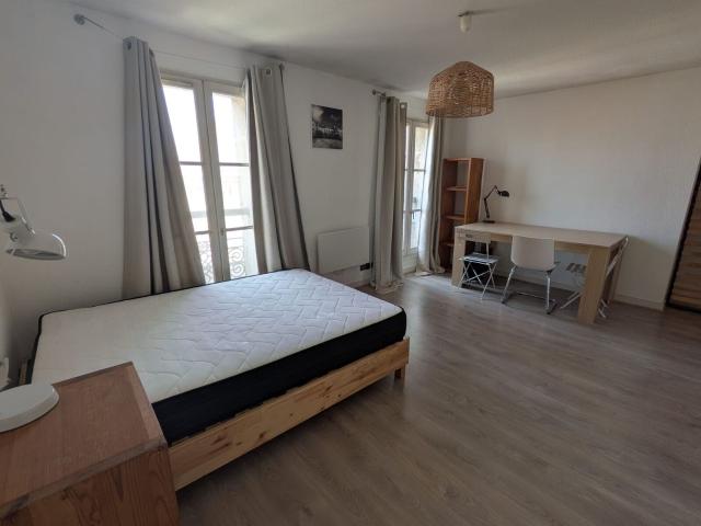 Location appartement, m² T 1 à Bordeaux, 630 €