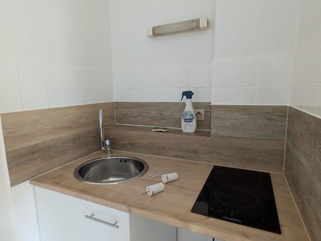 Location appartement, m² T 1 à Bordeaux, 743 €