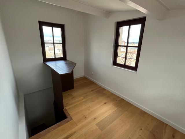 Location appartement, m² T 1 à Bordeaux, 750 €