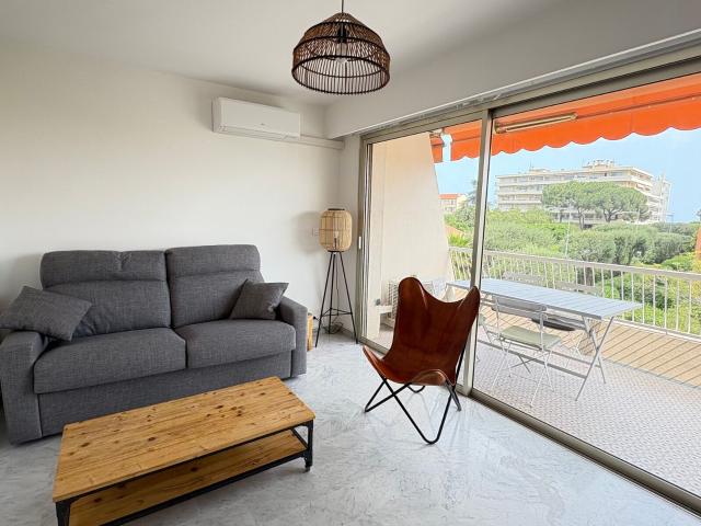 Location appartement, m² T 1 à Cagnes sur Mer, 800 €