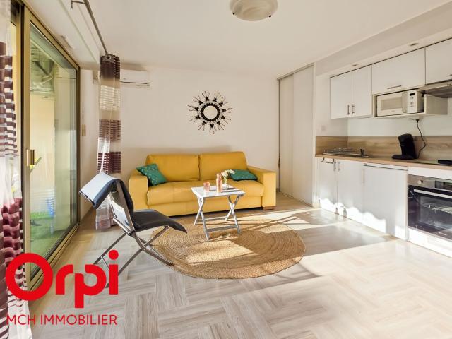 Location appartement, m² T 1 à Cannes, 1 100 €