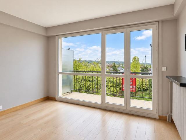 Location appartement, m² T 1 à Chambourcy, 756 €