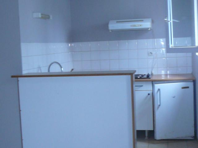 Location appartement, m² T 1 à Chambry, 561 €