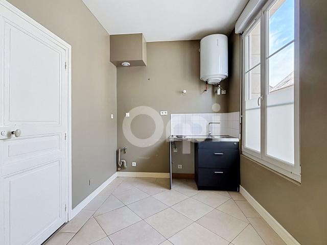 Location appartement, m² T 1 à Clermont, 444 €