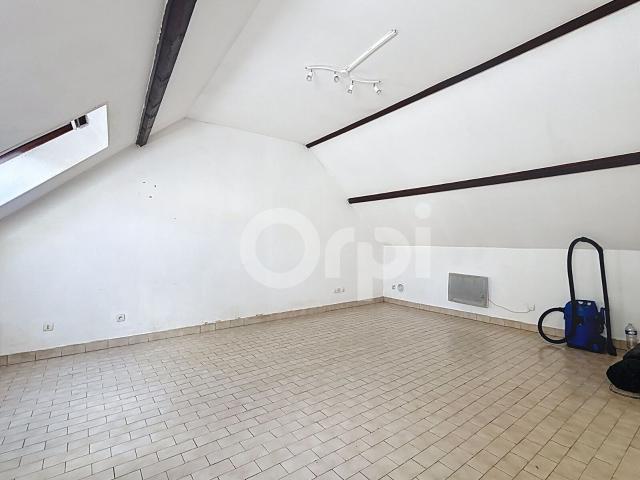 Location appartement, m² T 1 à Clermont, 457 €