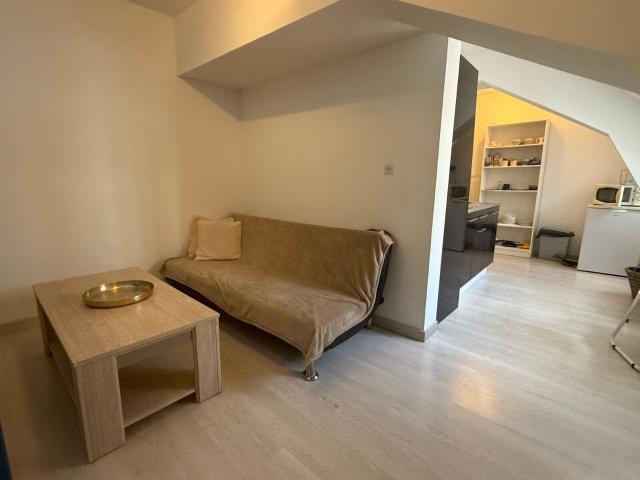 Location appartement, m² T 1 à Douai, 350 €
