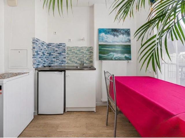 Location appartement, m² T 1 à Drancy, 720 €