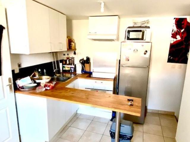 Location appartement, m² T 1 à Épône, 560 €