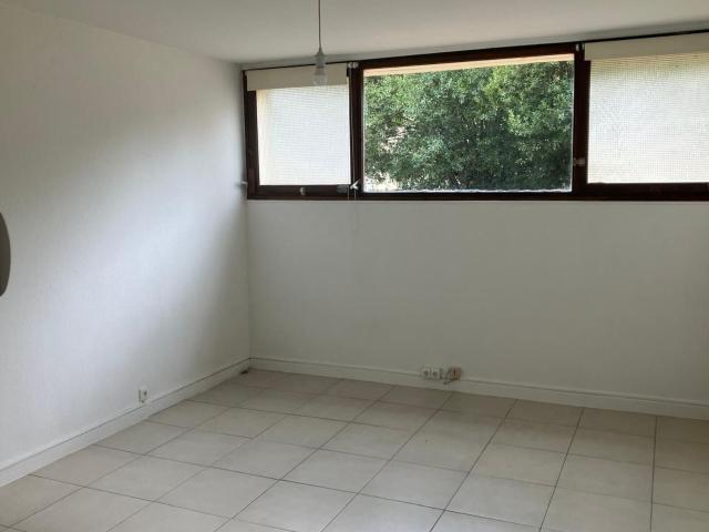 Location appartement, m² T 1 à Gradignan, 470 €