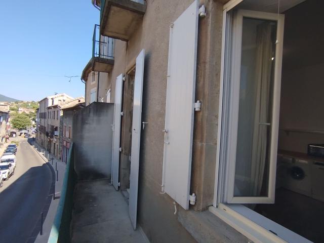 Location appartement, m² T 1 à Les Vans, 485 €