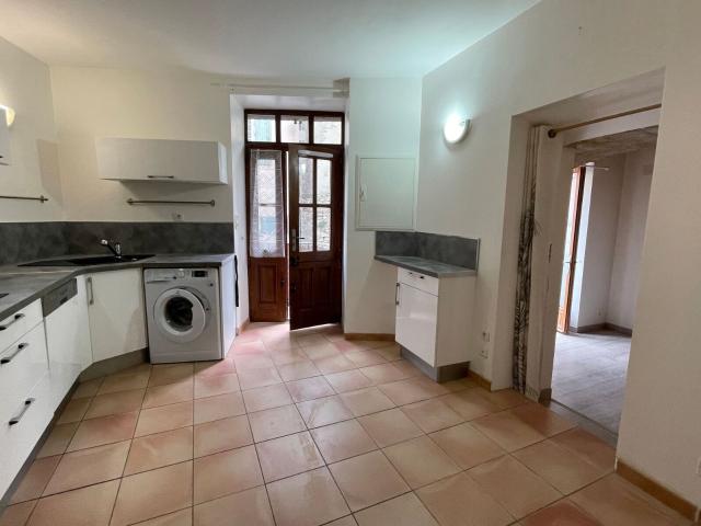 Location appartement, m² T 1 à Les Vans, 550 €