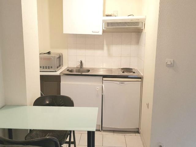 Location appartement, m² T 1 à Lille, 561 €