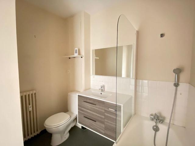 Location appartement, m² T 1 à Limoges, 400 €