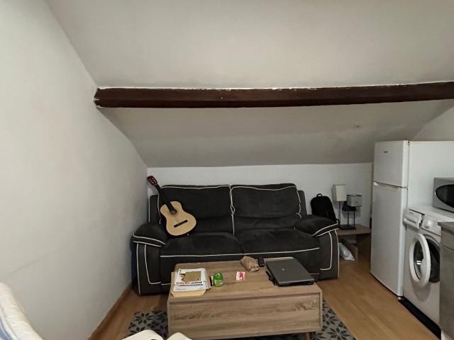 Location appartement, m² T 1 à Lizy sur Ourcq, 427 €
