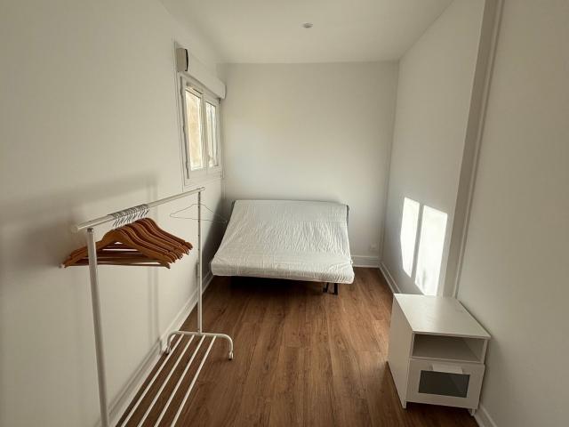 Location appartement, m² T 1 à Paris 17, 1 090 €